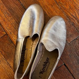 Gold leather Turkish flats size 40